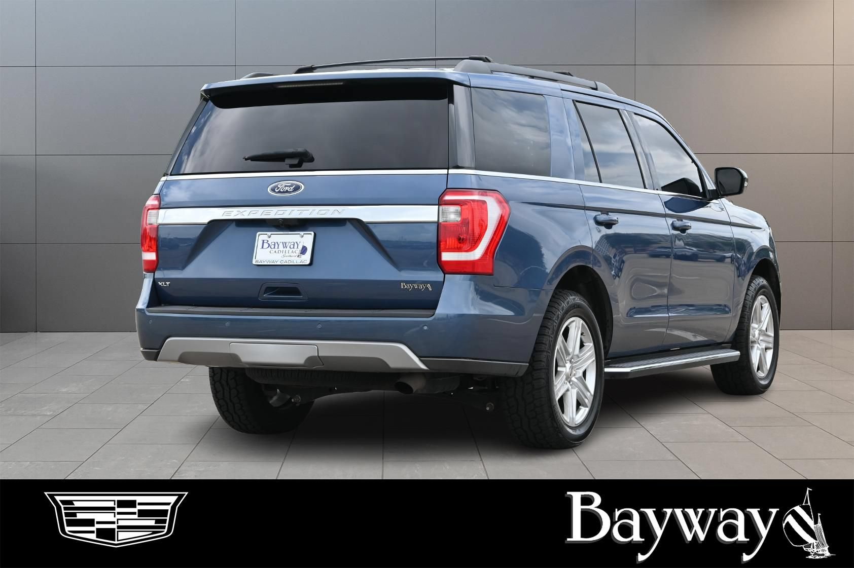 Used 2020 Ford Expedition XLT w/ Equipment Group 202A AWD/4WD image 6