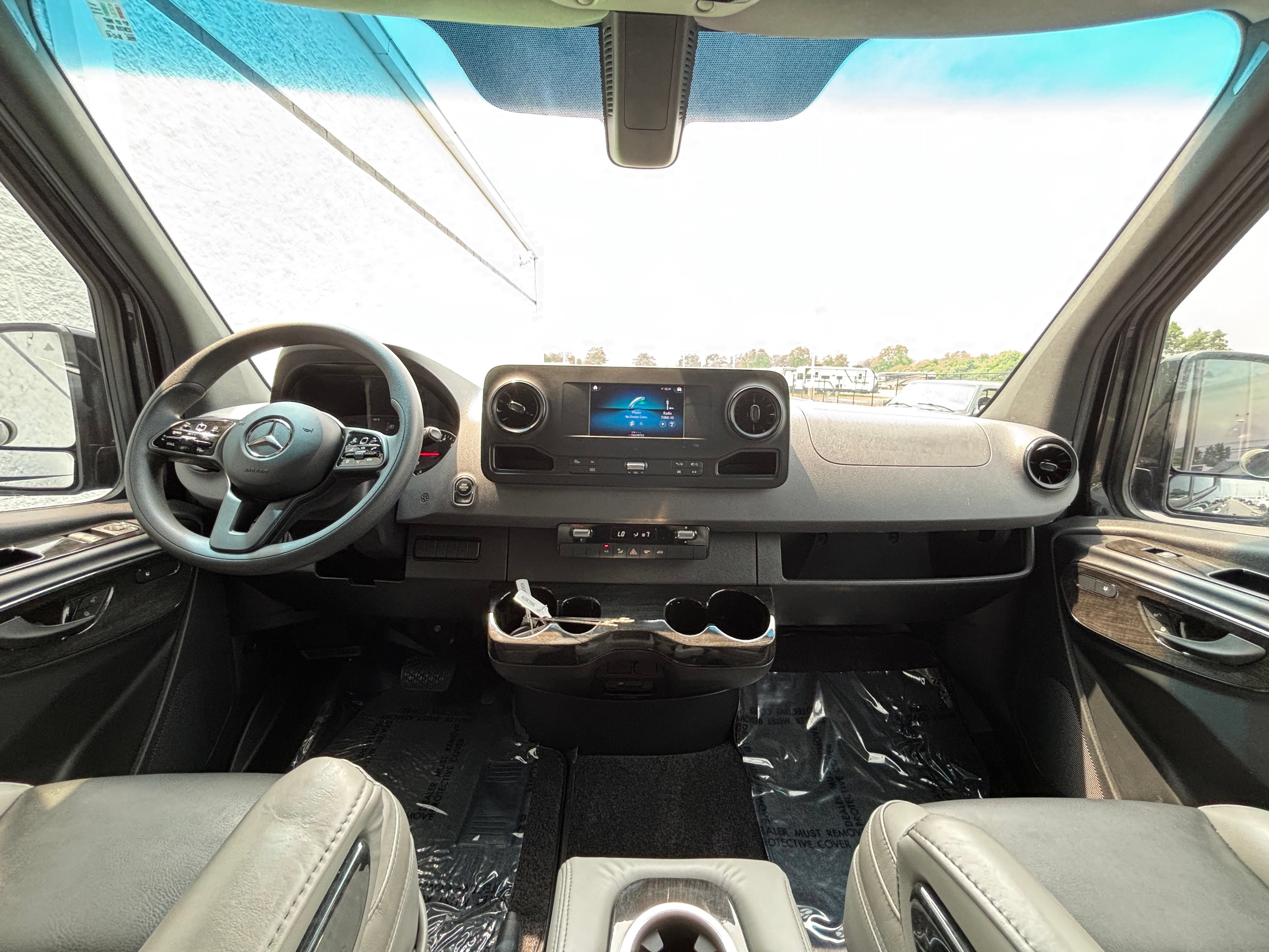 Used 2023 Mercedes-Benz Sprinter 2500 image 27