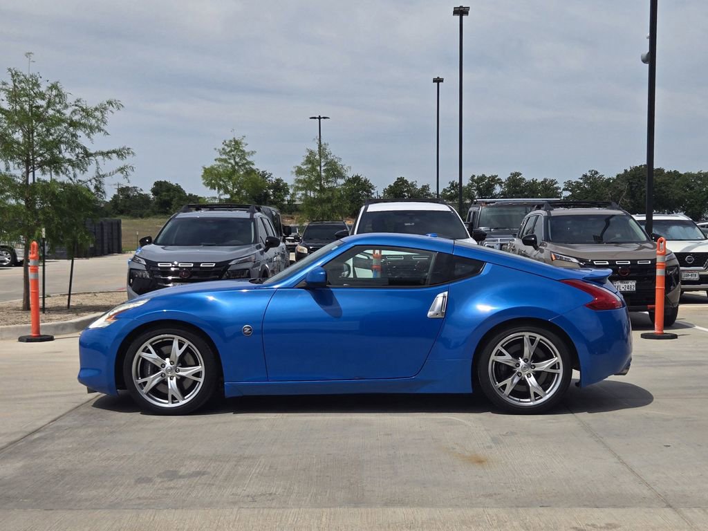 Used 2012 Nissan 370Z Touring w/ Sport Pkg RWD image 3