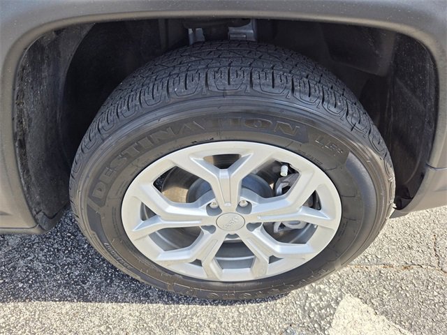 Used 2024 Jeep Compass Latitude image 21