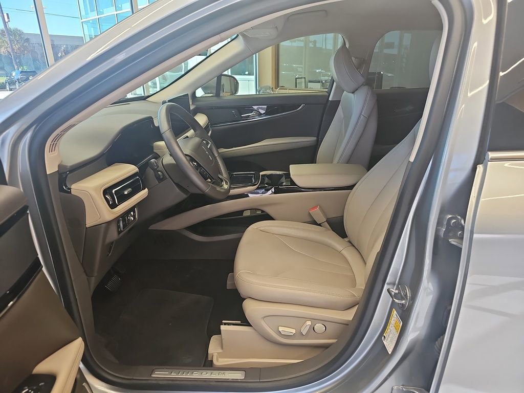 Used 2023 Lincoln Nautilus AWD image 12