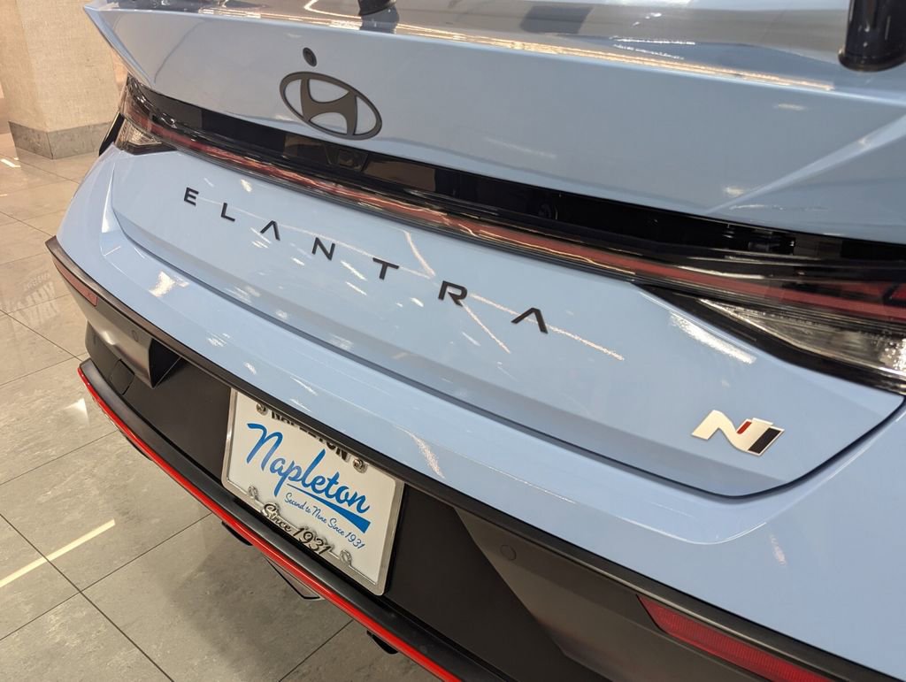 Certified 2025 Hyundai Elantra N Base image 9