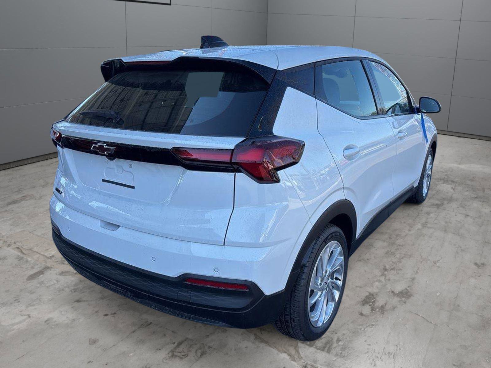 New 2027 Chevrolet Bolt LT w/ Comfort Package image 7