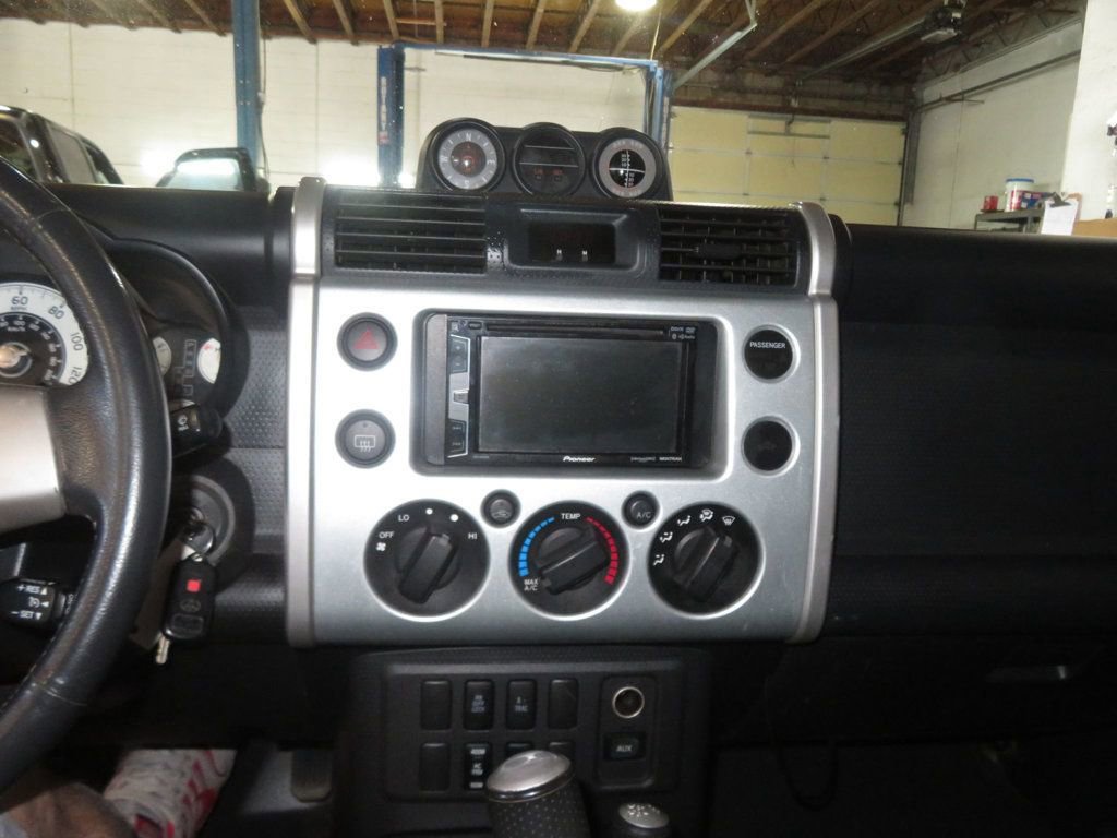 Used 2007 Toyota FJ Cruiser 4WD image 34
