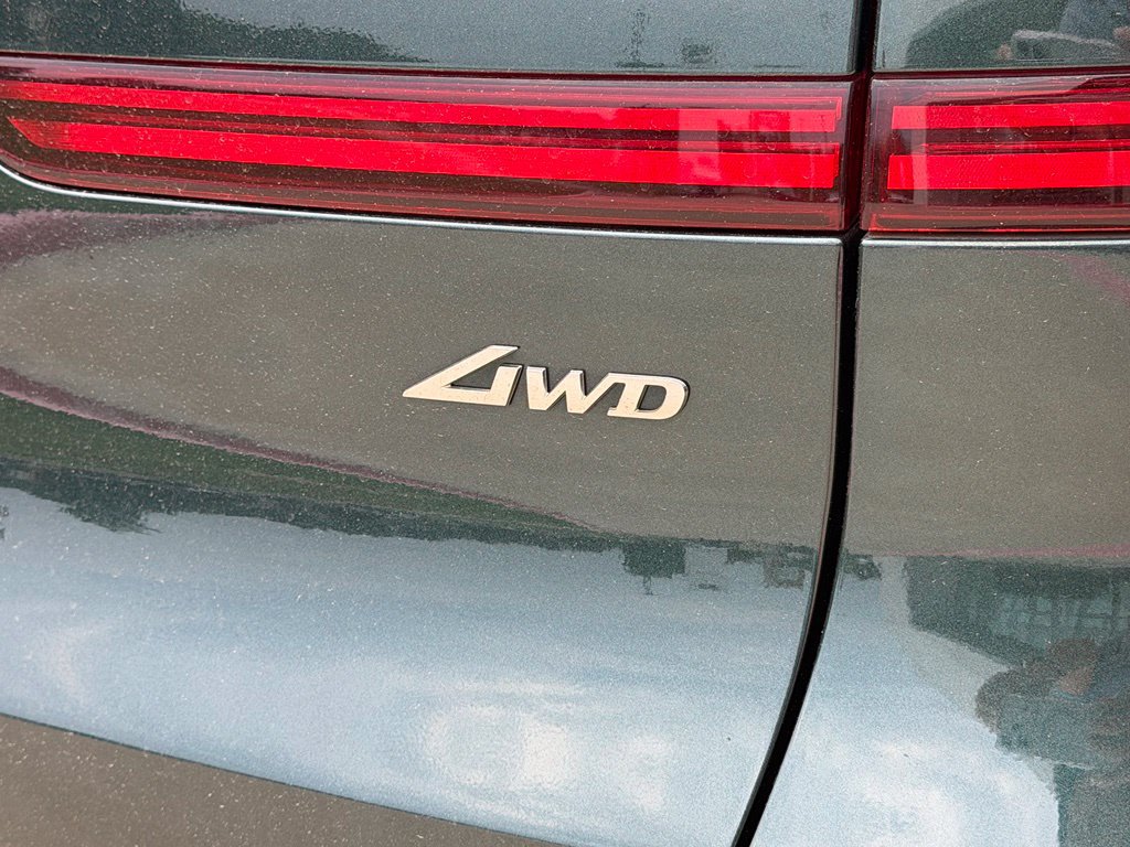 Used 2023 Genesis GV70 2.5T AWD/4WD image 13