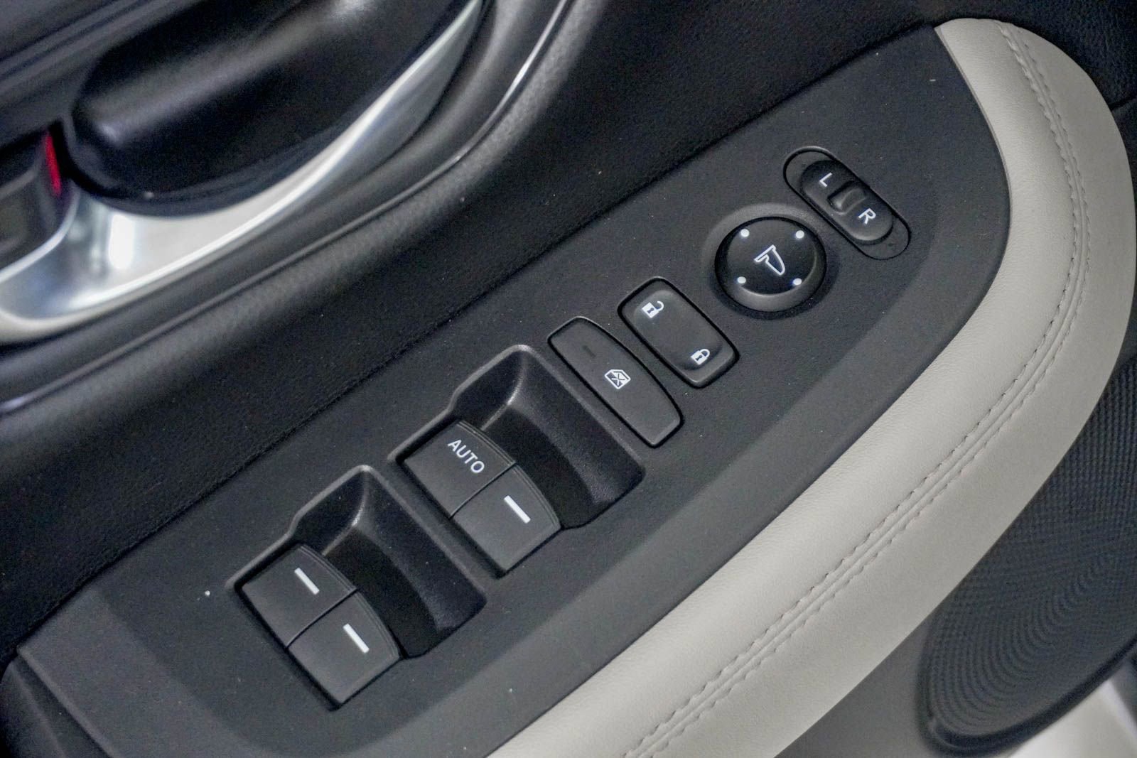 Used 2023 Honda HR-V LX image 17