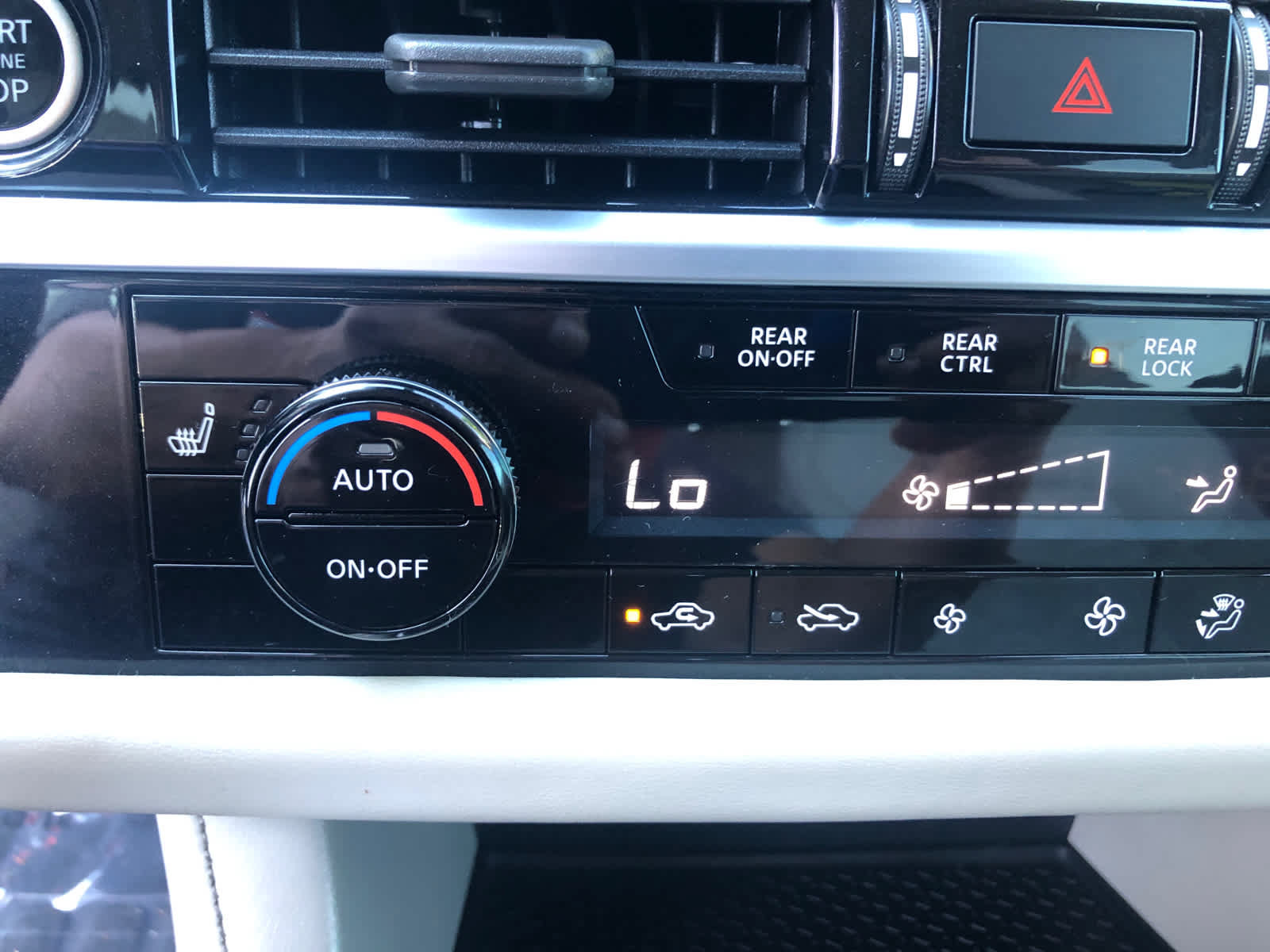 Used 2022 Nissan Pathfinder SV AWD/4WD image 14
