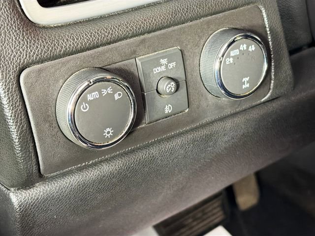 Used 2011 Chevrolet Avalanche LT w/ Luxury Package AWD/4WD image 10