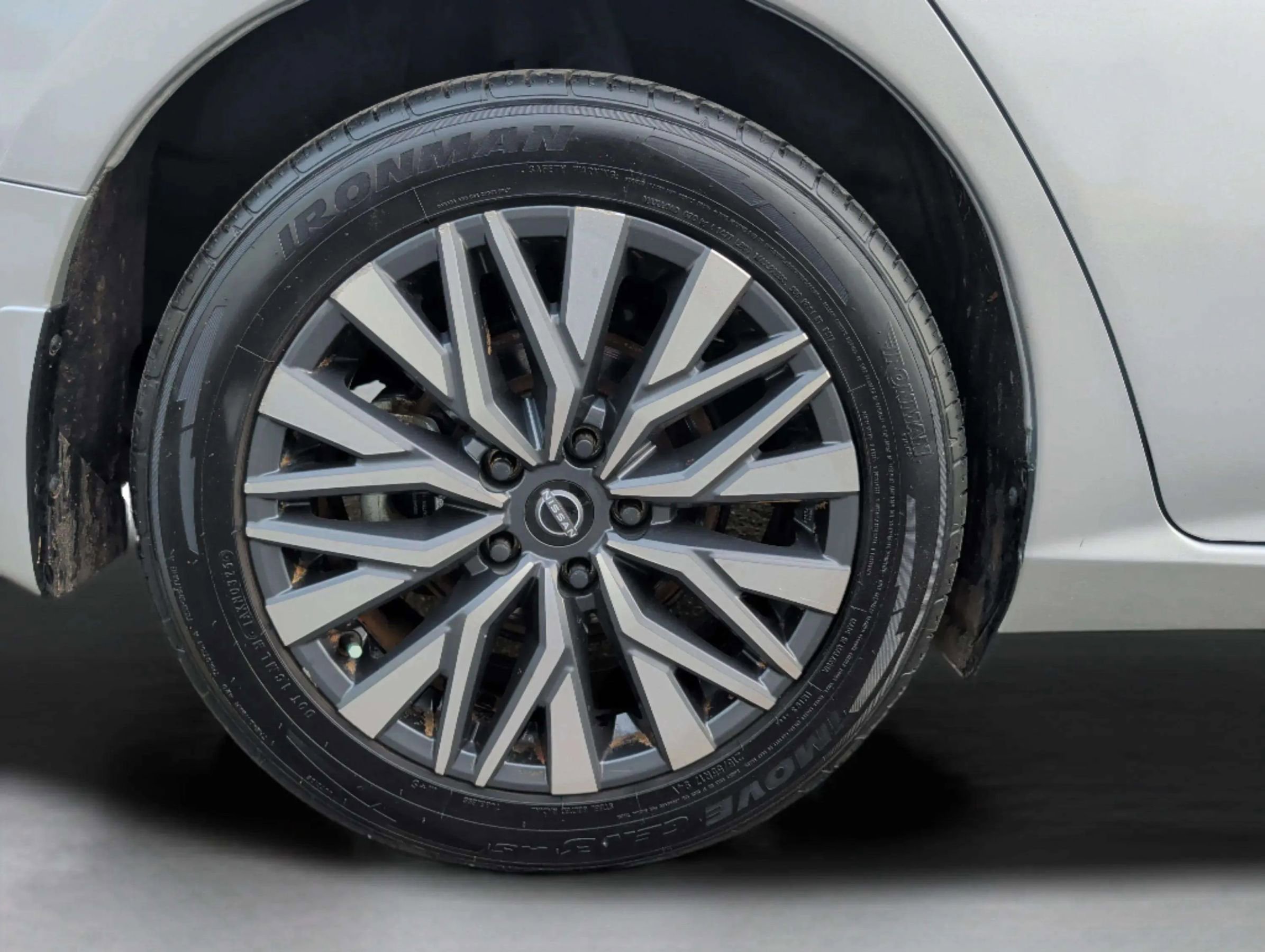 Used 2024 Nissan Altima 2.5 SV w/ SV Premium Package FWD image 40