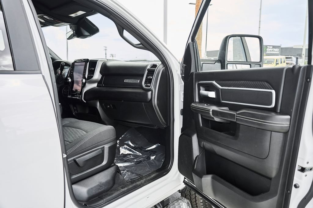 Used 2025 RAM 2500 Big Horn AWD/4WD image 10