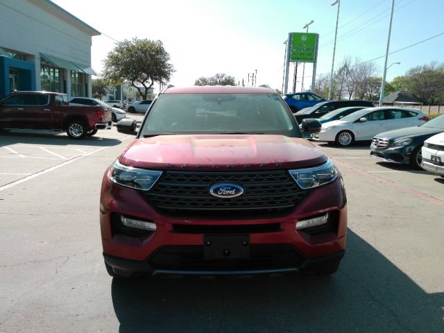 Used 2023 Ford Explorer XLT w/ Equipment Group 202A AWD/4WD image 2