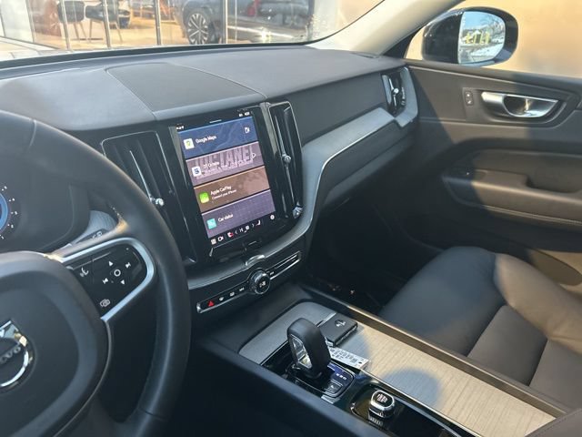 Certified 2025 Volvo XC60 B5 Plus AWD/4WD image 19
