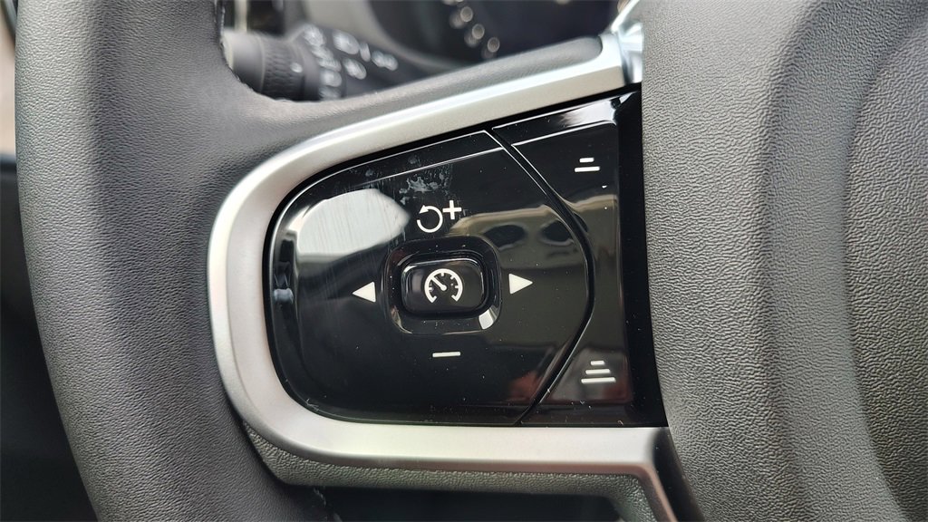 New 2026 Volvo XC60 B5 Plus w/ Climate Package image 14