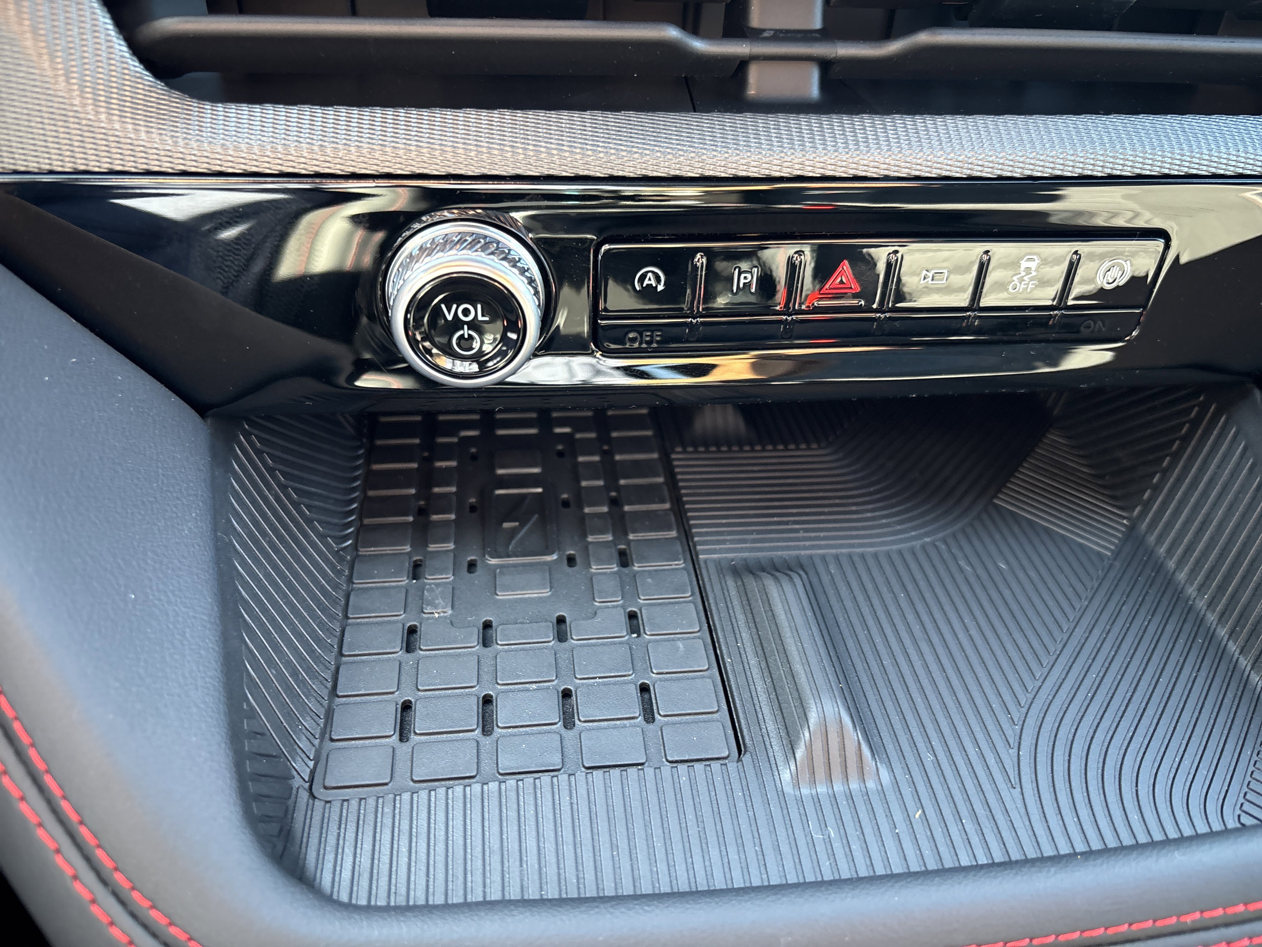 New 2025 Ford Explorer ST-Line image 30