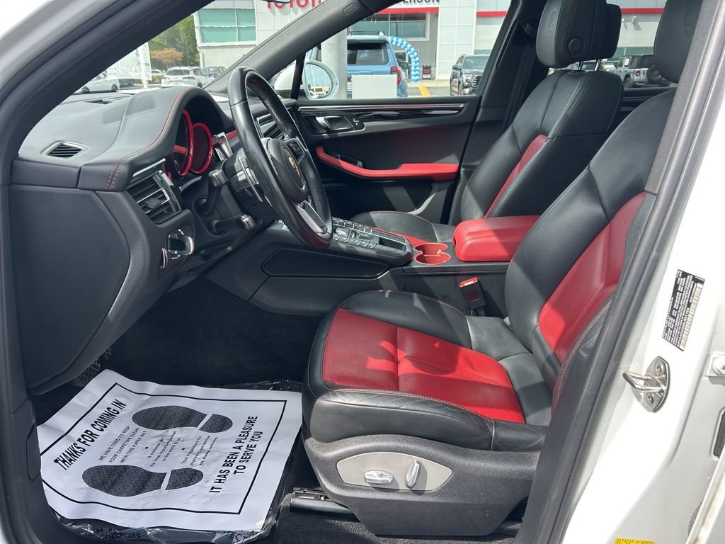 Used 2021 Porsche Macan image 2