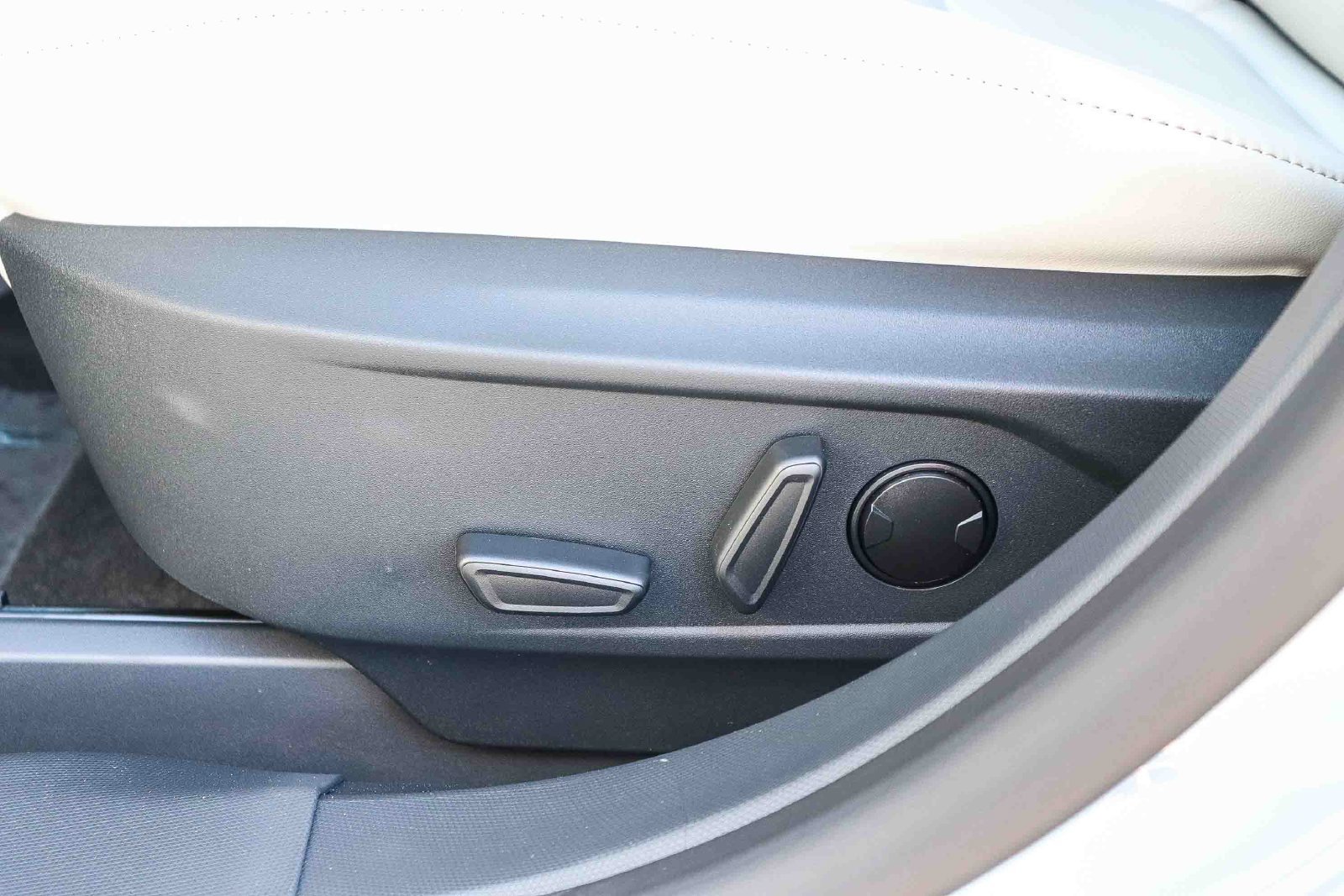 New 2026 Ford Mustang Mach-E Premium w/ Technology Package RWD image 23