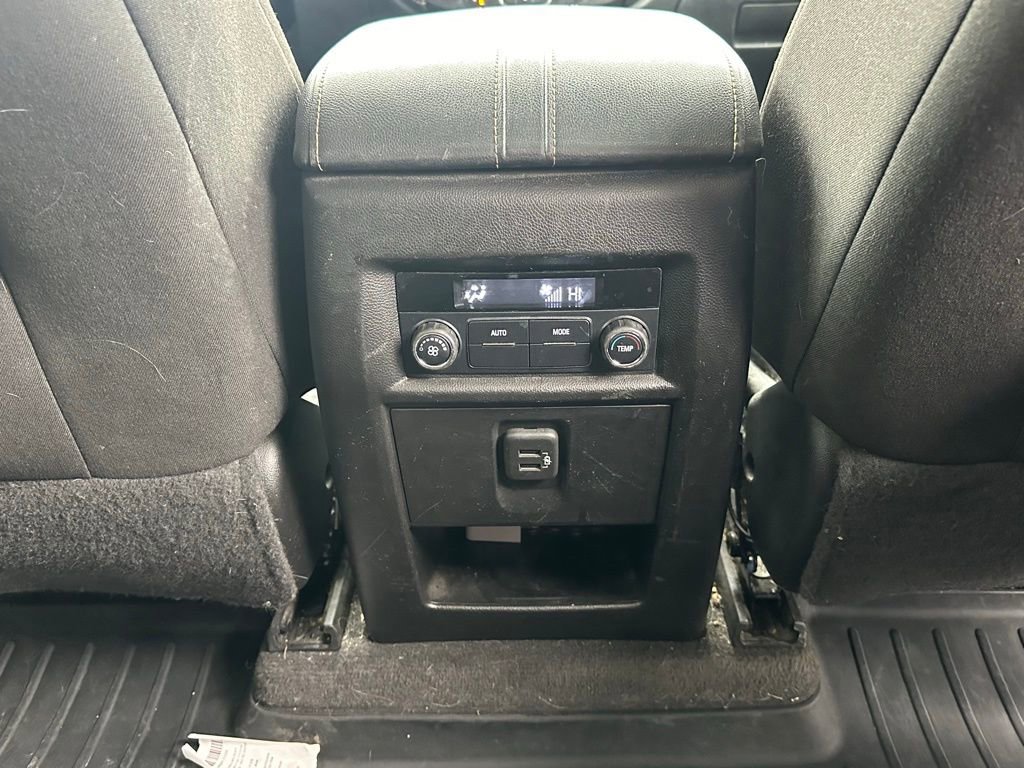 Used 2019 Chevrolet Traverse LT image 18