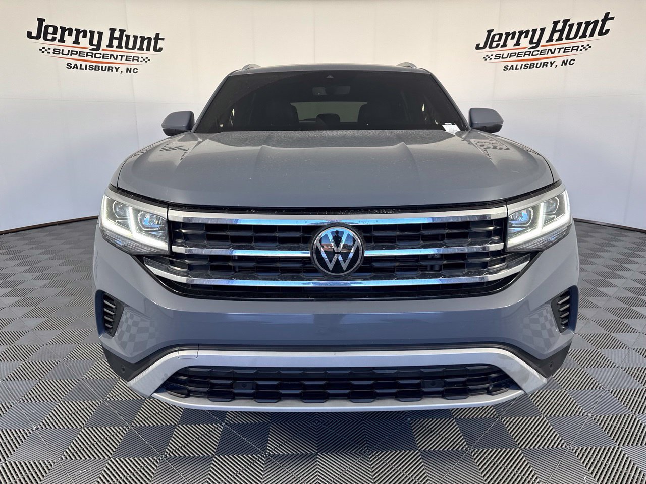 Used 2023 Volkswagen Atlas Cross Sport SEL AWD/4WD image 5