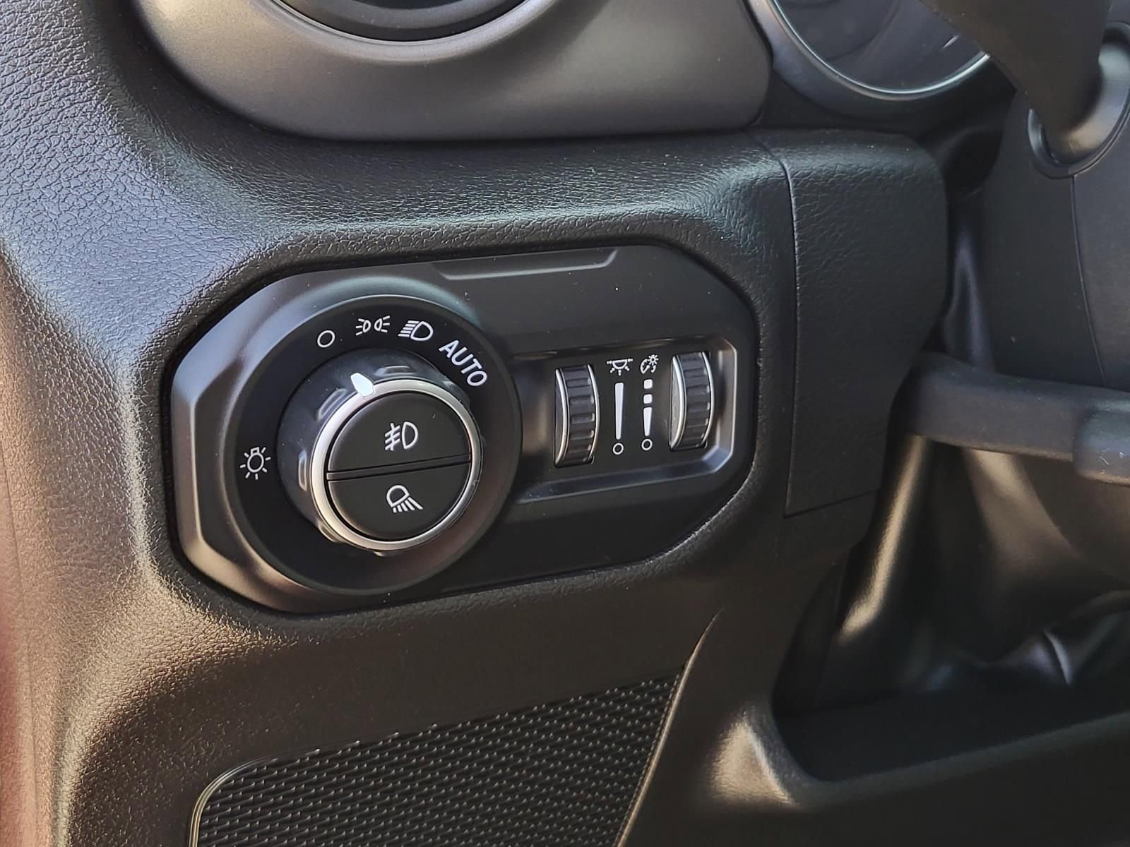 Used 2022 Jeep Gladiator Willys image 26