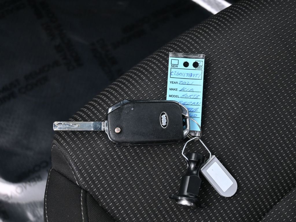 Used 2021 Kia Forte LXS image 18
