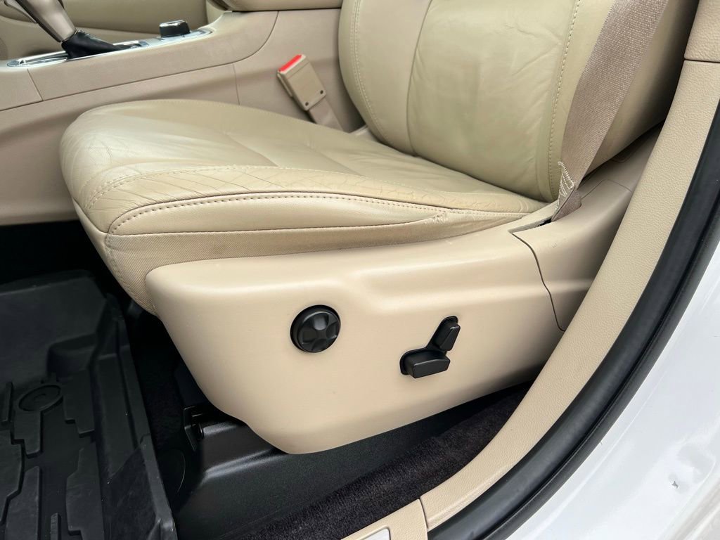 Used 2017 Jeep Grand Cherokee Limited image 15