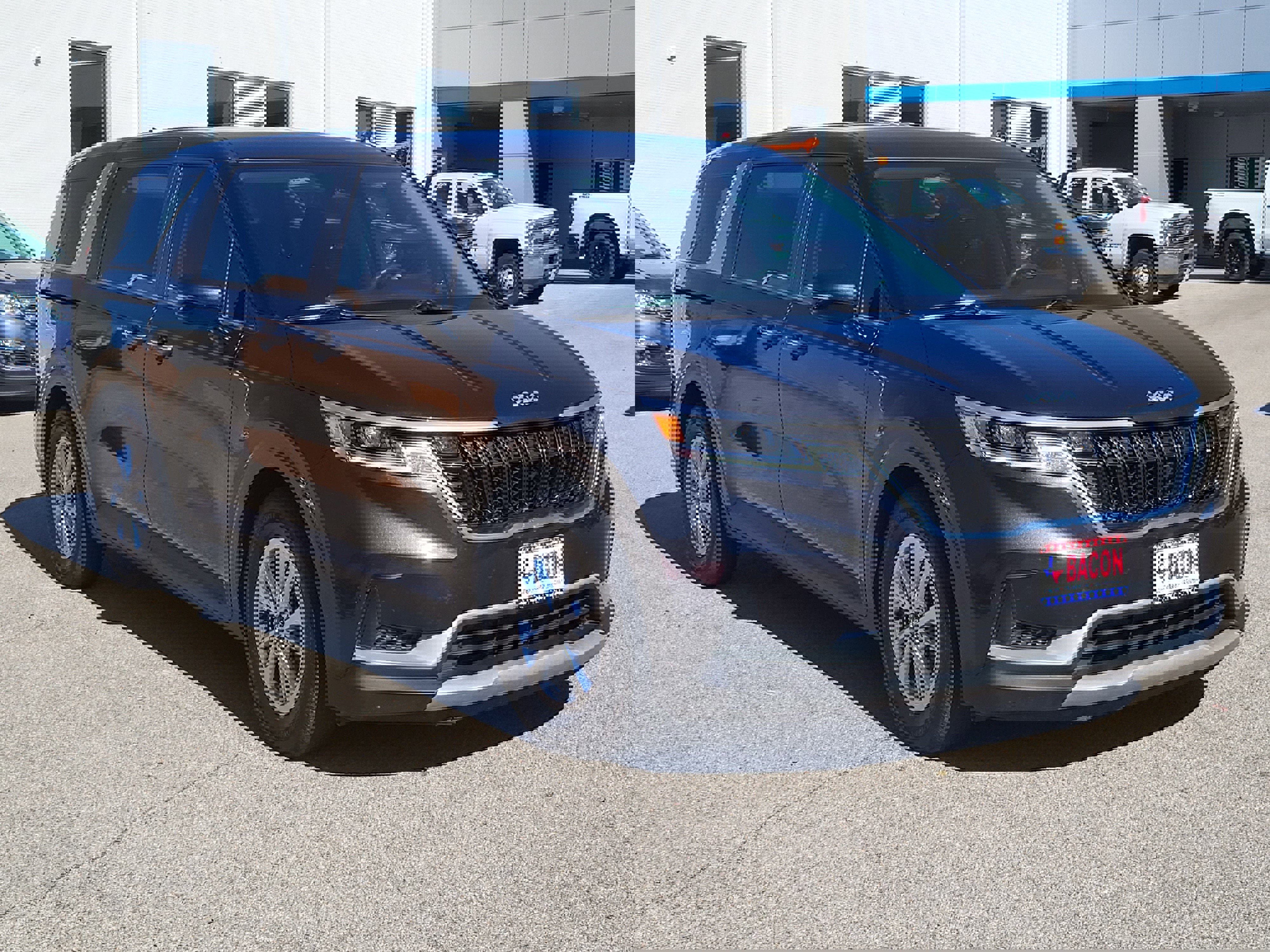 Used 2022 Kia Carnival LX image 3