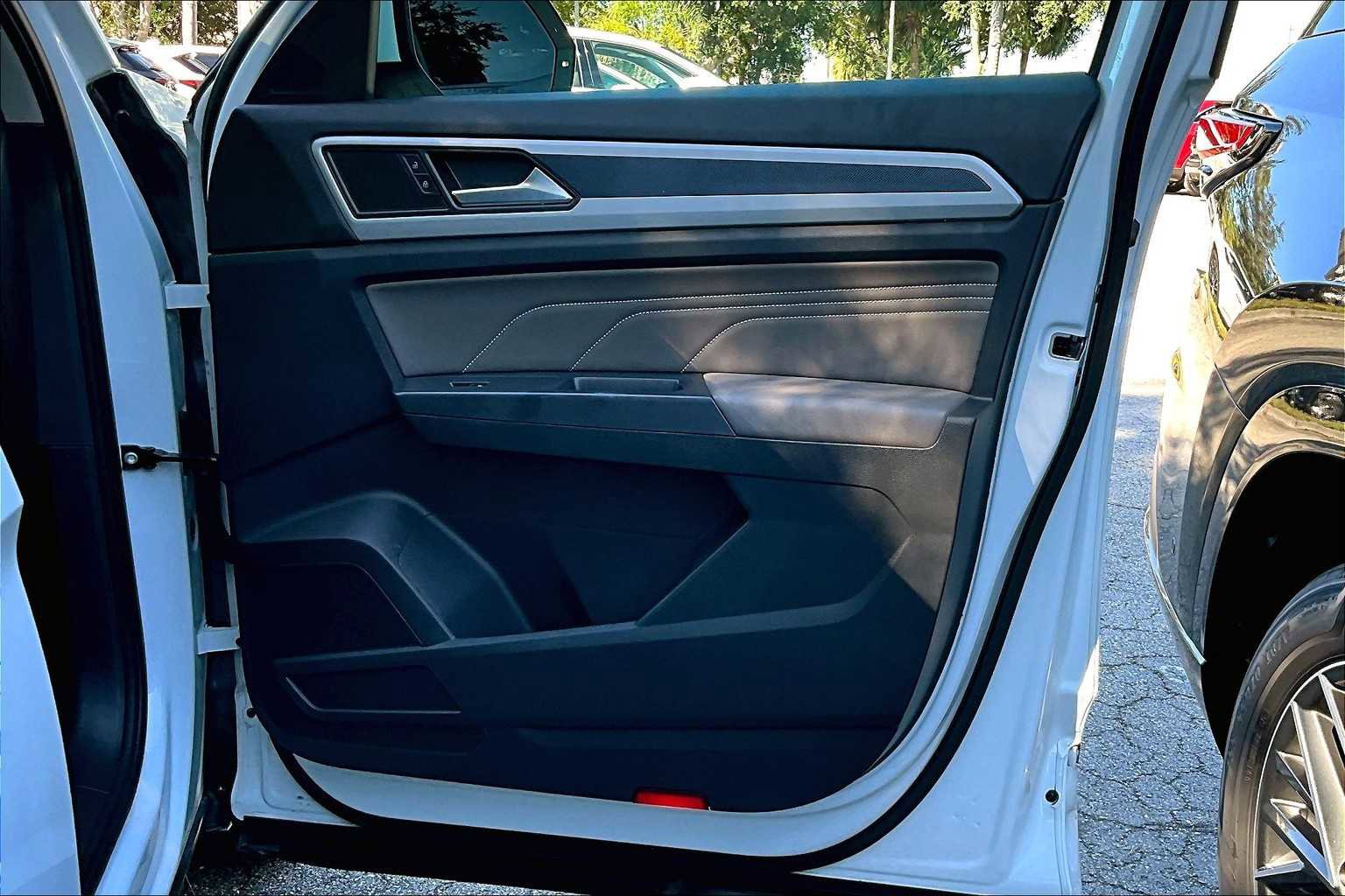 Used 2021 Volkswagen Atlas SE w/ Panoramic Sunroof Package image 26