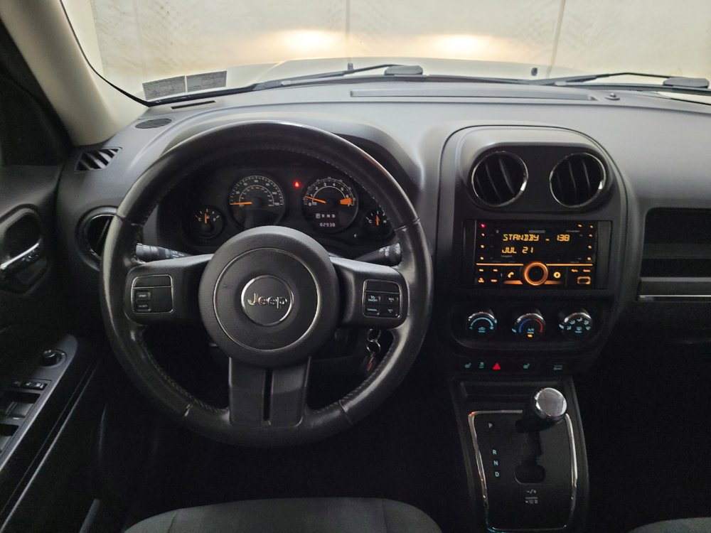 Used 2016 Jeep Patriot Latitude AWD/4WD image 22
