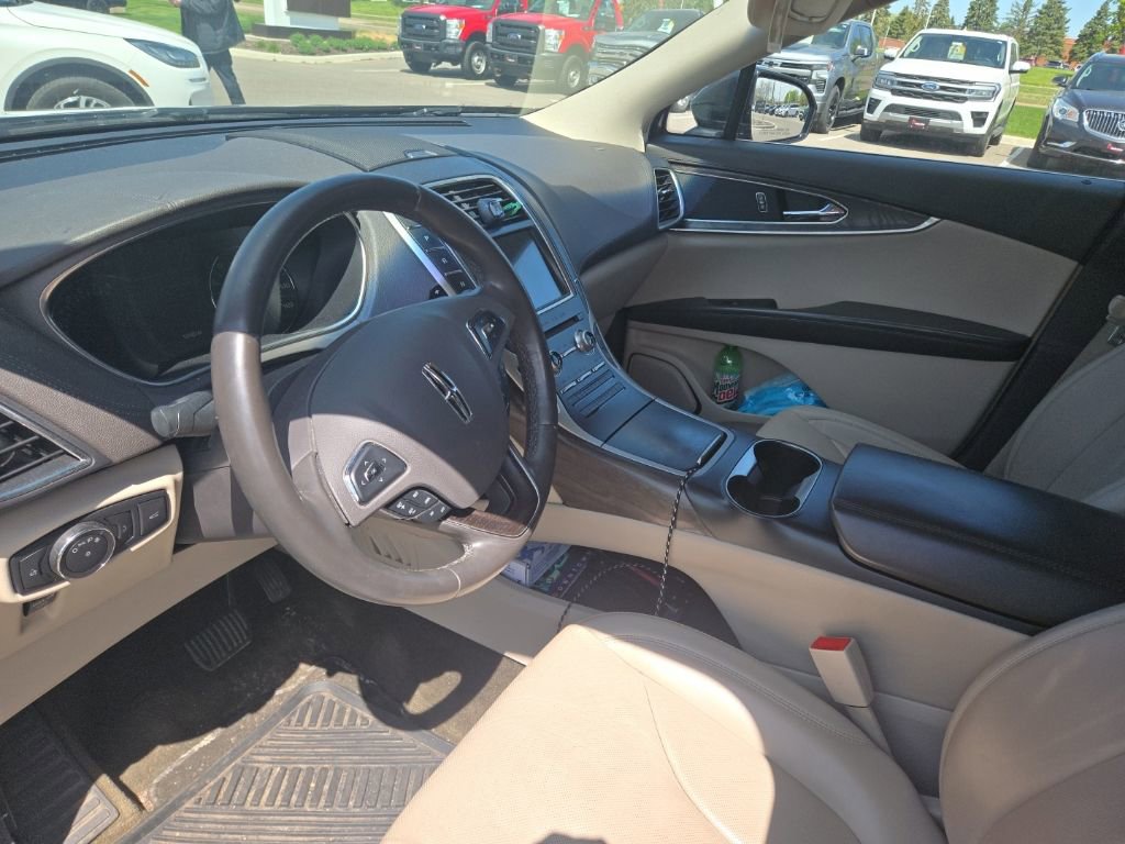 Used 2017 Lincoln MKX Reserve w/ Lincoln MKX Climate Package AWD/4WD image 8