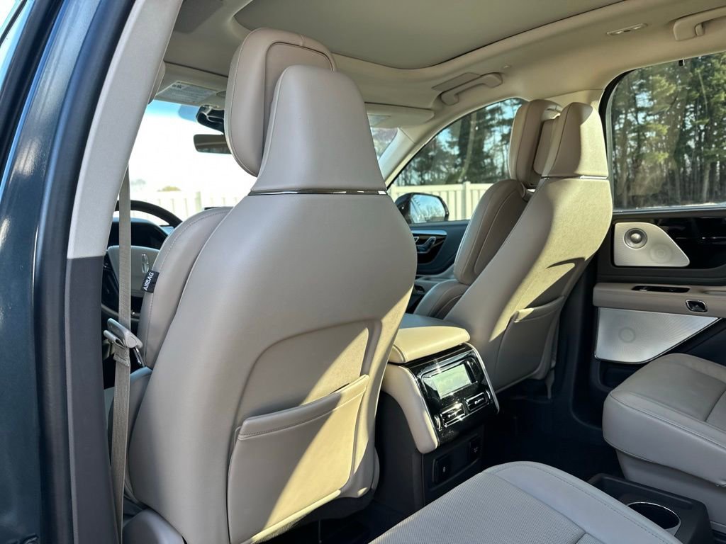 Used 2021 Lincoln Aviator Reserve w/ Equipment Group 202A image 23