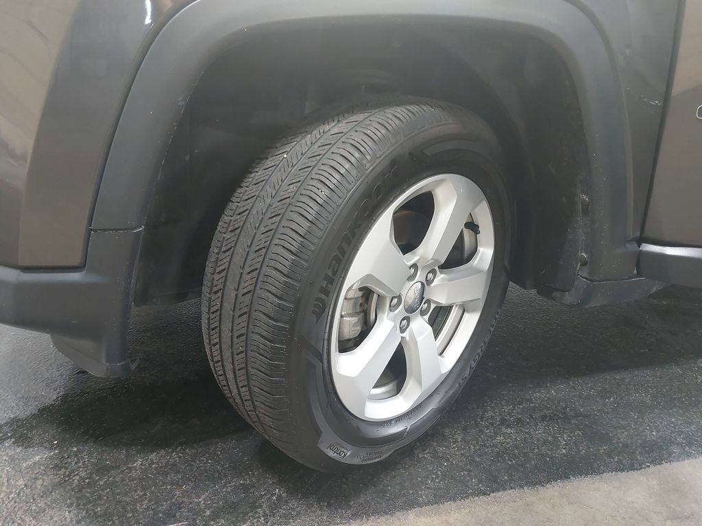 Used 2019 Jeep Compass Latitude w/ Cold Weather Group AWD/4WD image 32