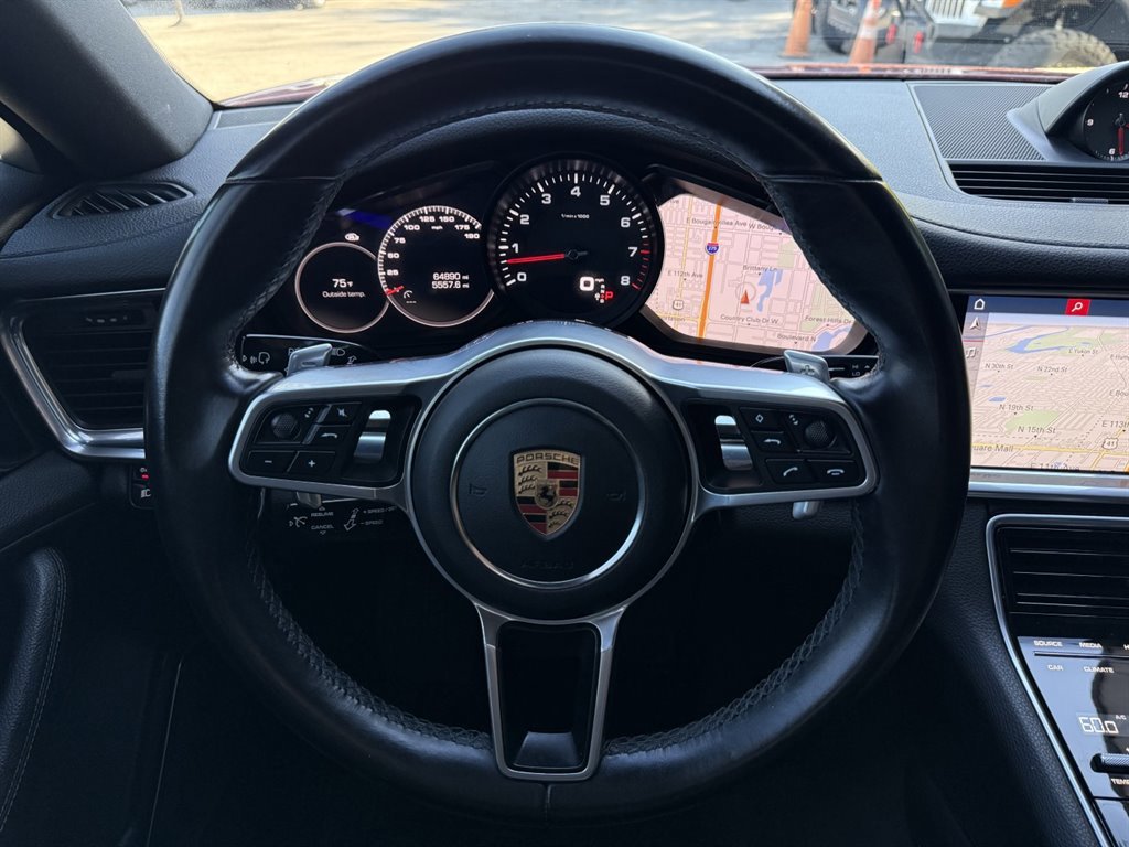 Used 2018 Porsche Panamera 4 image 26