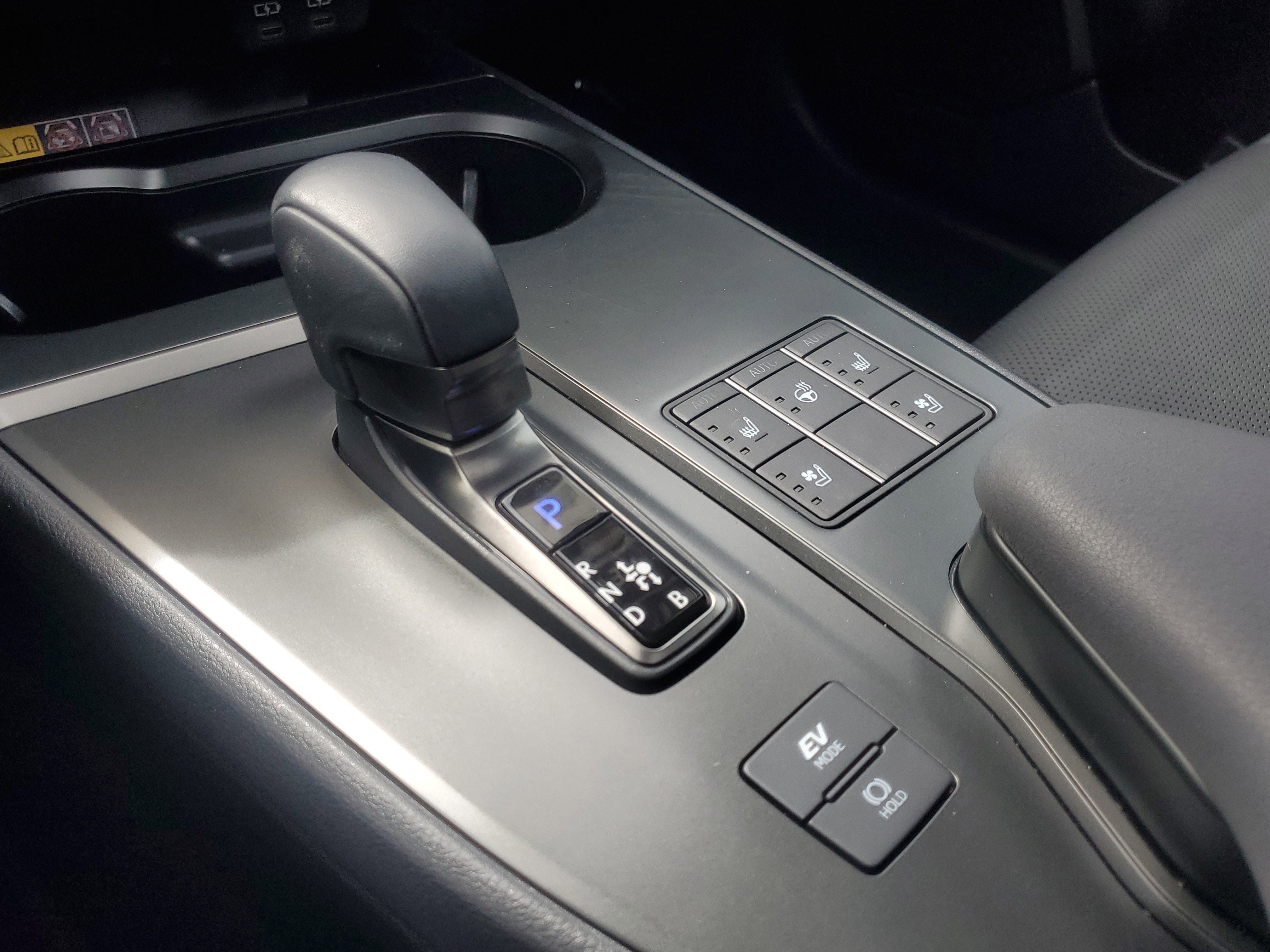 Used 2025 Lexus UX 300h FWD w/ Accessory Package (Z1) image 30