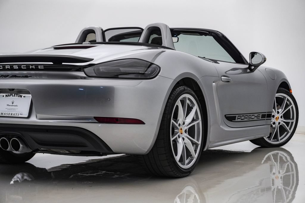 Used 2024 Porsche 718 Boxster RWD image 12