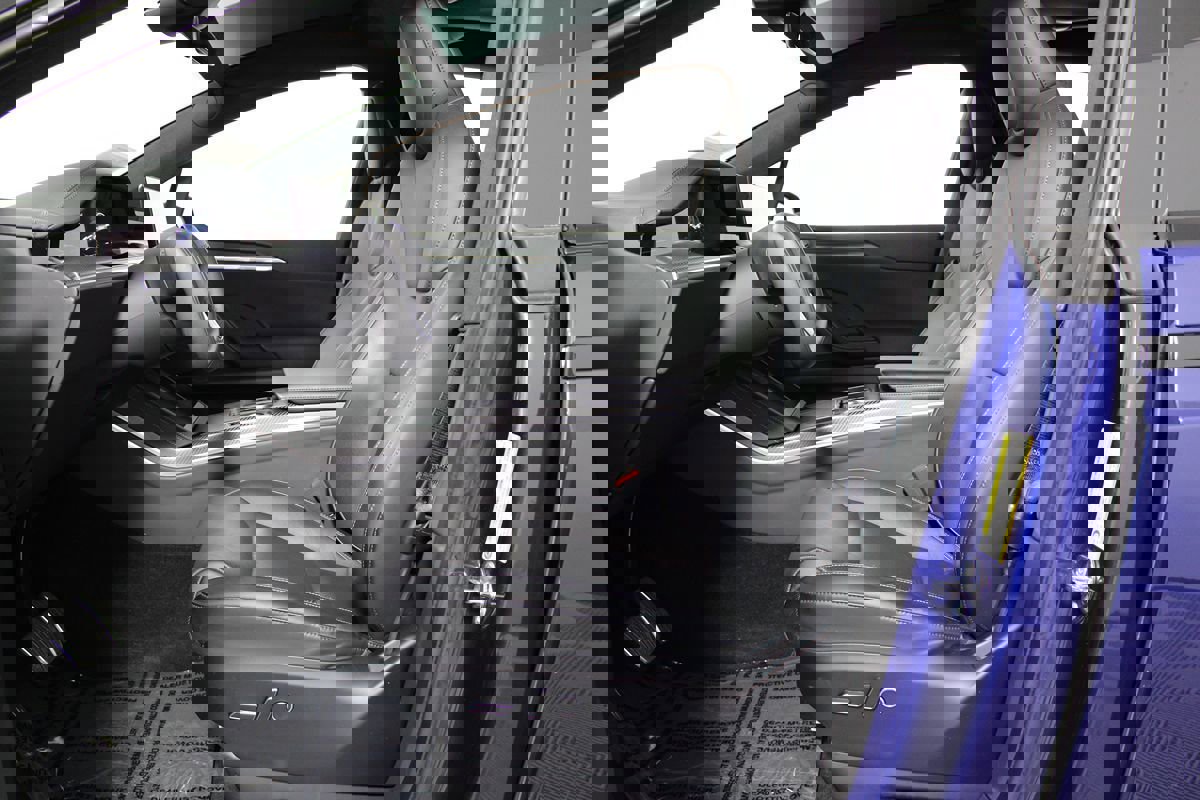 Used 2022 Tesla Model X Plaid image 8