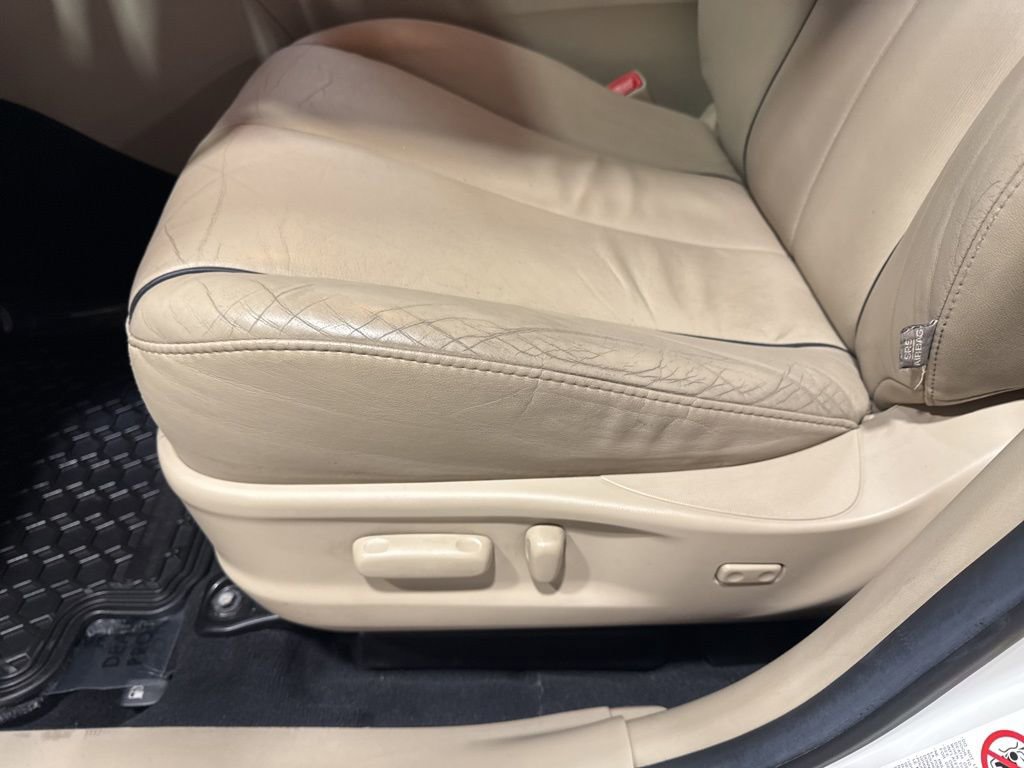 Used 2012 Toyota Venza XLE AWD/4WD image 23