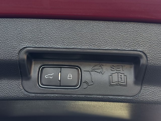 Used 2020 Ford Explorer Limited AWD/4WD image 34