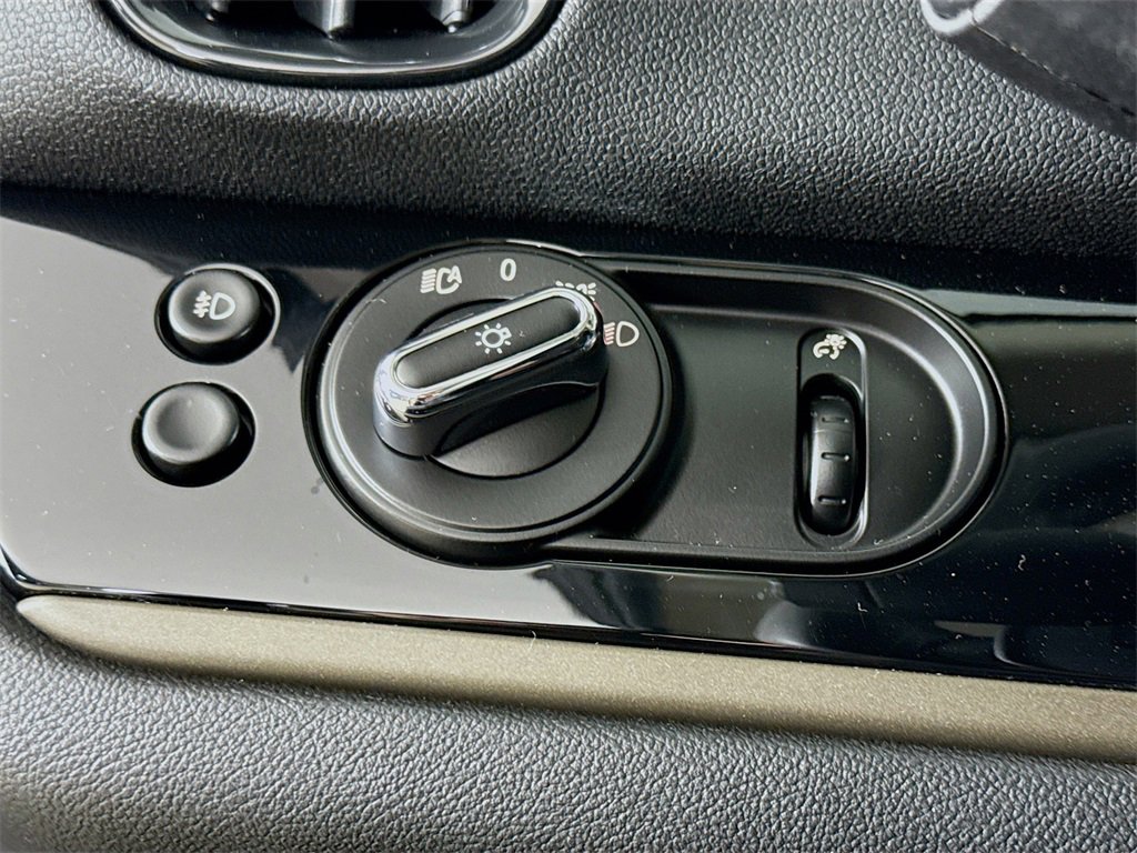 Used 2019 MINI Cooper Countryman S w/ Premium Package image 10