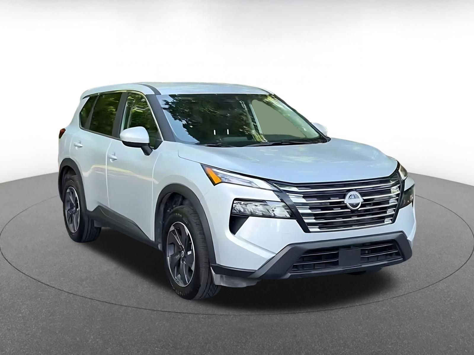 Used 2025 Nissan Rogue SV FWD image 3