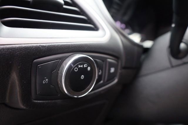 Used 2023 Ford Edge SEL image 14