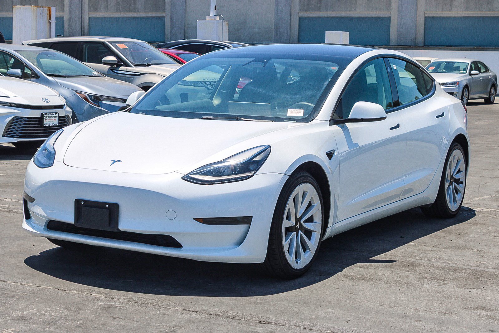 Used 2023 Tesla Model 3 Standard Range RWD image 3