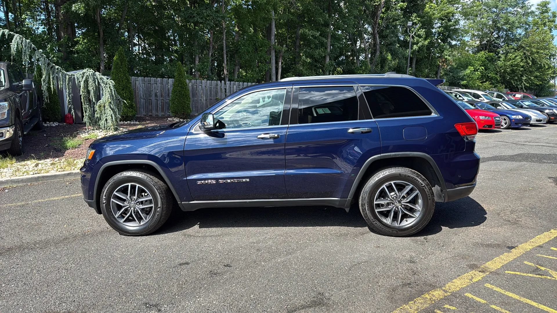 Used 2018 Jeep Grand Cherokee Limited AWD/4WD image 5