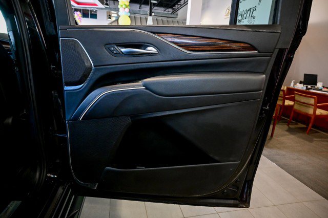 Used 2023 Cadillac Escalade ESV Premium Luxury image 27