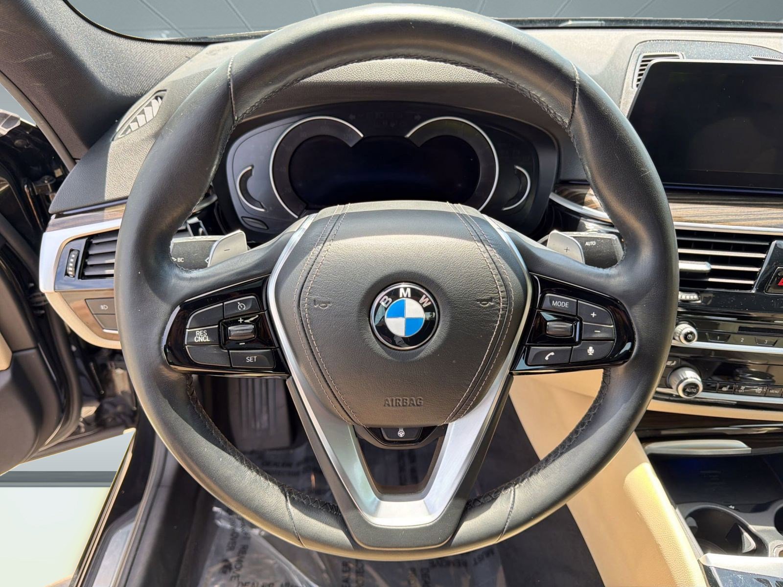 Used 2018 BMW 530e xDrive AWD/4WD image 16