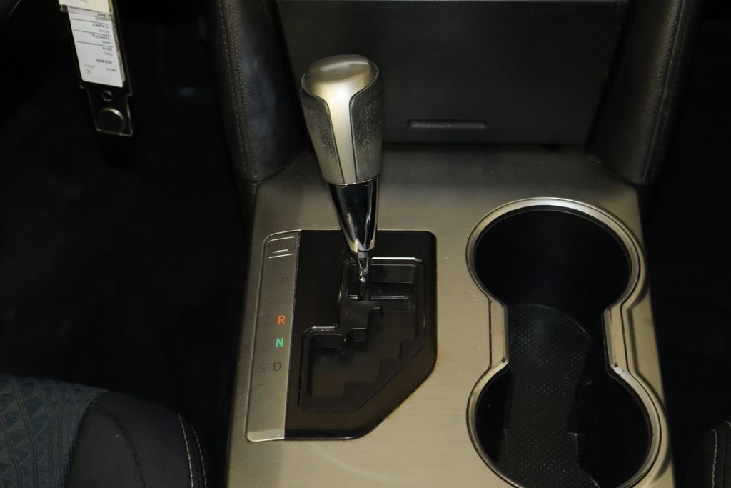 Used 2014 Toyota Camry SE FWD image 24