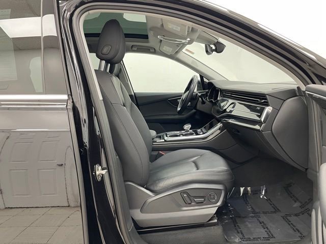 Used 2020 Audi Q7 3.0T Premium Plus w/ Premium Plus Package AWD/4WD image 16