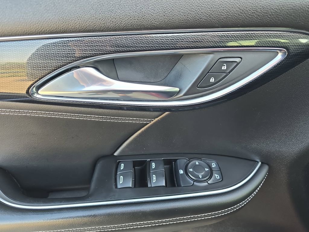 Used 2023 Buick Envision Preferred FWD image 28