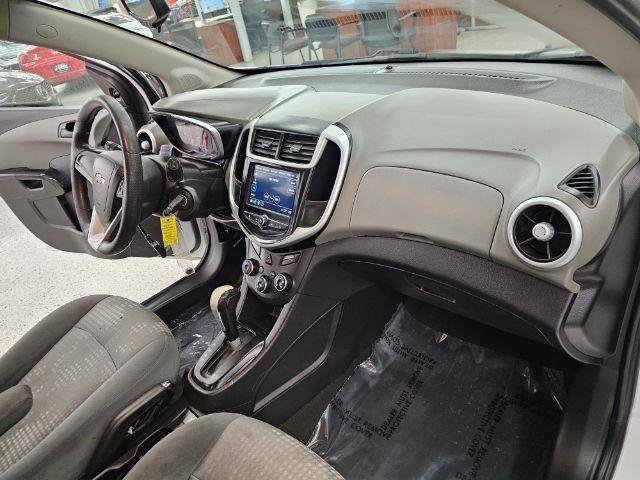 Used 2018 Chevrolet Sonic LT FWD image 8