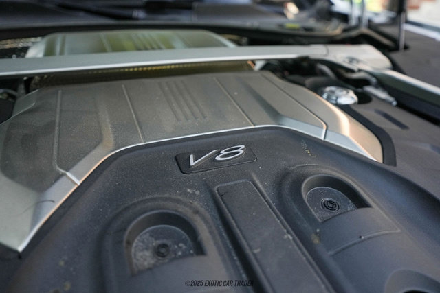 Used 2022 Bentley Flying Spur V8 image 16