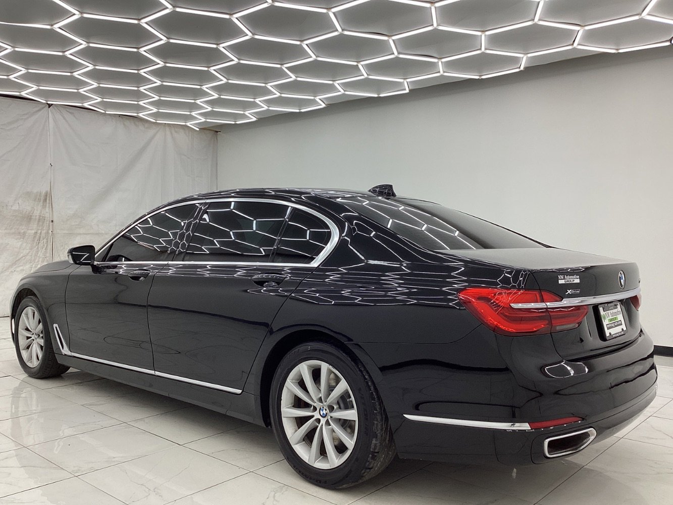 Used 2019 BMW 740i xDrive image 11